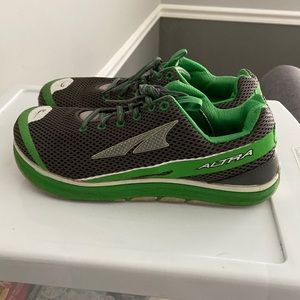 Womens altra running shoes. In good condition.